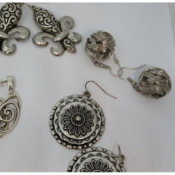 BUNDLE lot 8 fun variety silver tone earrings - Picture 4 of 5